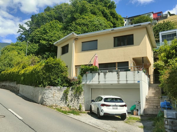 Casa unifamiliare con giardino, in collina a Giubiasco 2