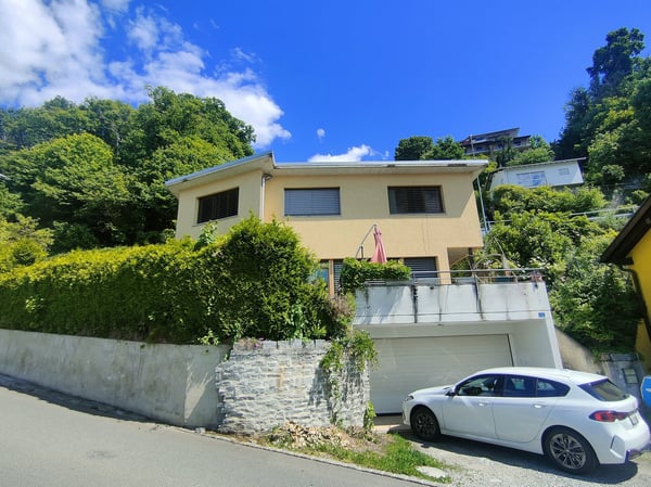 Casa unifamiliare con giardino, in collina a Giubiasco 1