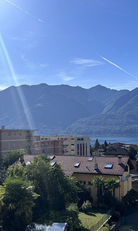 1 ½ locali ammobiliato con vista lago a Muralto 1