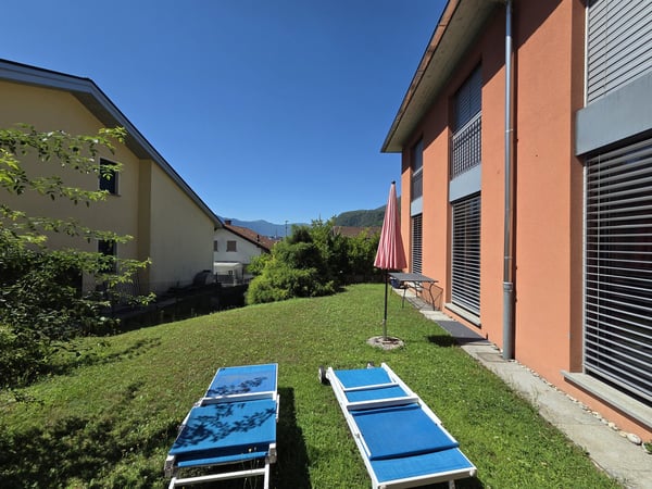 Spaziosa villa unifamiliare a Castione 2