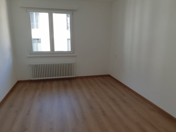 Sonnige 2-Zimmerwohnung an bester Lage zu vermieten (Erstvermietung nach Renovation) 3