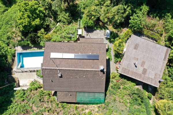 Einfamilienhaus + grosses Gästehaus mit Swimmingpool und herrlicher Aussicht 24