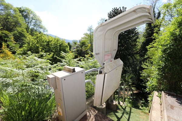 Einfamilienhaus + grosses Gästehaus mit Swimmingpool und herrlicher Aussicht 23