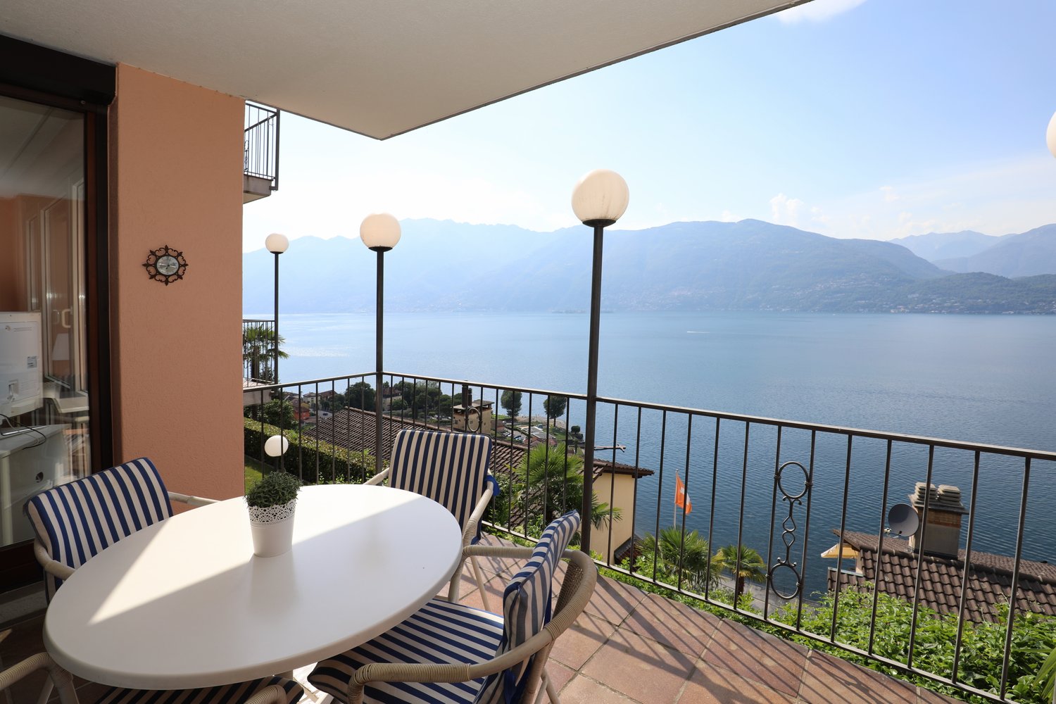 Immobilie in Gerra - 3-Zimmer-Eigentumswohnung mit herrlicher Sicht auf den Lago Maggiore - Bild 1