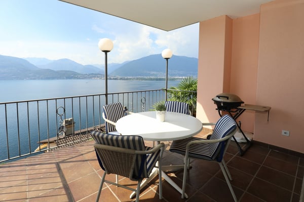 2-Zimmer-Eigentumswohnung mit herrlicher Sicht auf den Lago Maggiore 1