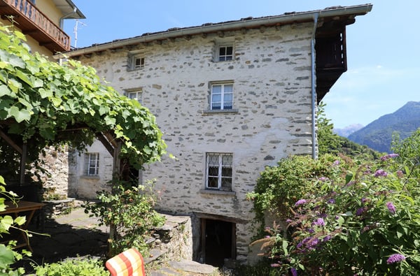 Rustikales Steinhaus ruhig und sonnig im Calancatal 2
