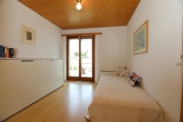 Doppelhaus-Hälfte mit herrlicher Sicht auf den Lago Maggiore 12