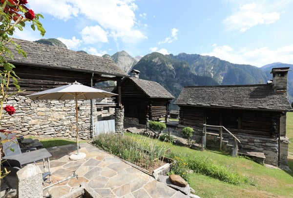 Grosses komfortables Rustico mit schönem Weitblick in Lavizzara 19