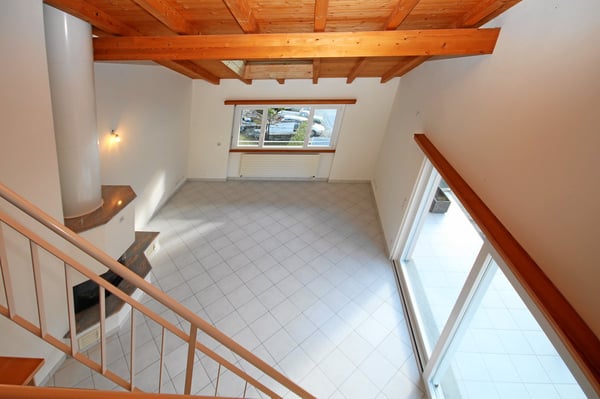 5.5-Zimmer-Maisonette-Eigentumswohnung mit Mansarde und schöner Bergsicht 6