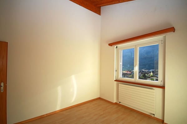 5.5-Zimmer-Maisonette-Eigentumswohnung mit Mansarde und schöner Bergsicht 12