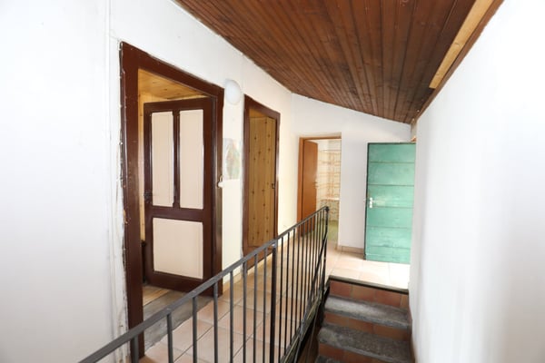 Haus inmitten von Rebbergen und schöner Weitsicht 10