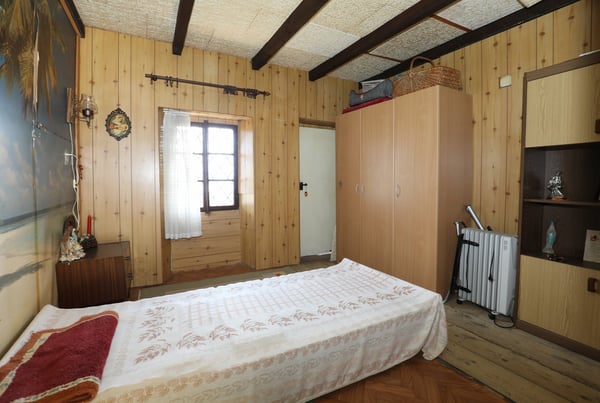 Haus inmitten von Rebbergen und schöner Weitsicht 12