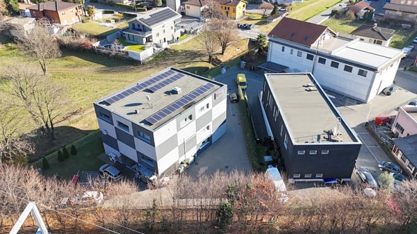 Capannone di pregio con grande appartamento 4