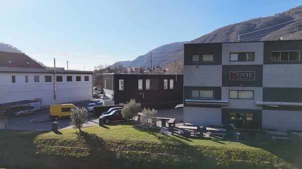 Capannone di pregio con grande appartamento 7