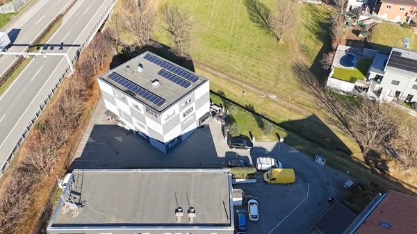 Capannone di pregio con grande appartamento 2