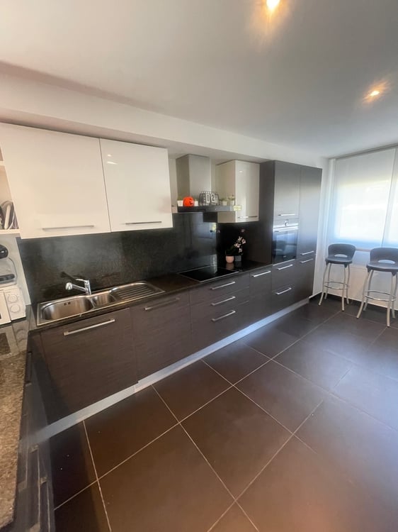 Capannone di pregio con grande appartamento 13