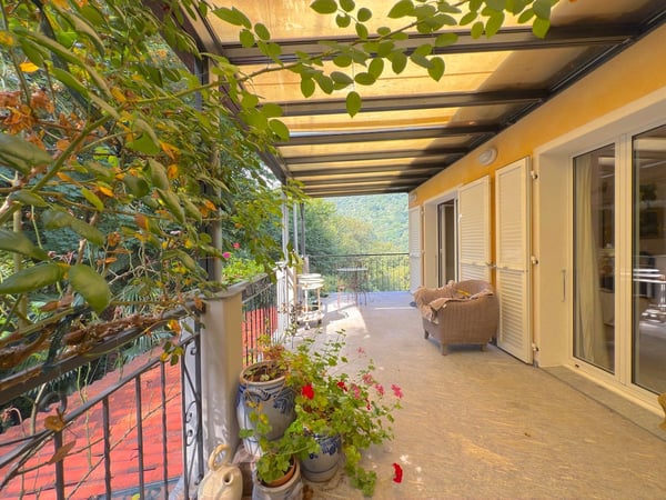 2 Case Unifamiliari con giardino e piscina, in zona idilliaca e tranquilla 2