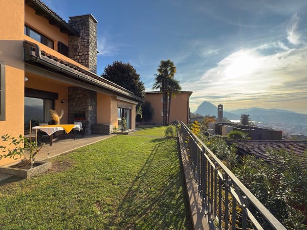Spaziosa Villa con giardino e vista panoramica a Pregassona 15