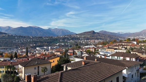 Spaziosa Villa con giardino e vista panoramica a Pregassona 13