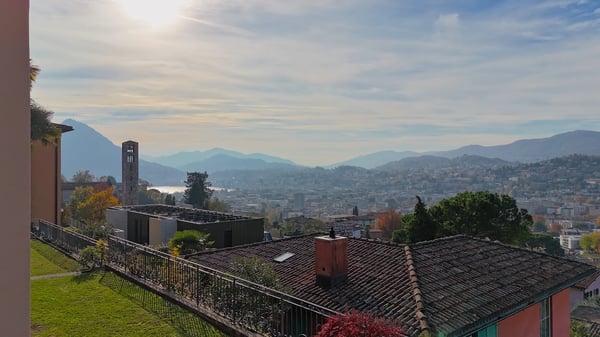 Spaziosa Villa con giardino e vista panoramica a Pregassona 12