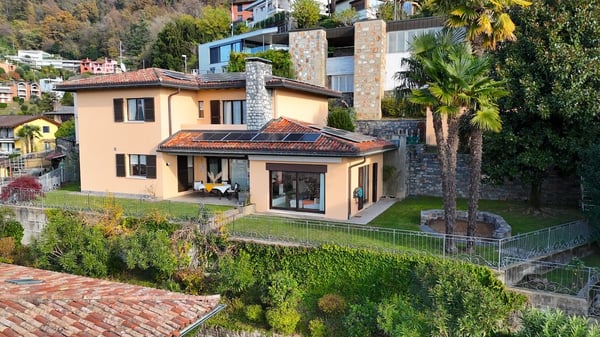 Spaziosa Villa con giardino e vista panoramica a Pregassona 1