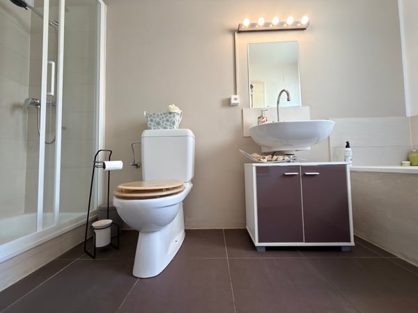 Casa Ticinese di carattere con splendido giardino e massima privacy a Bogno 26