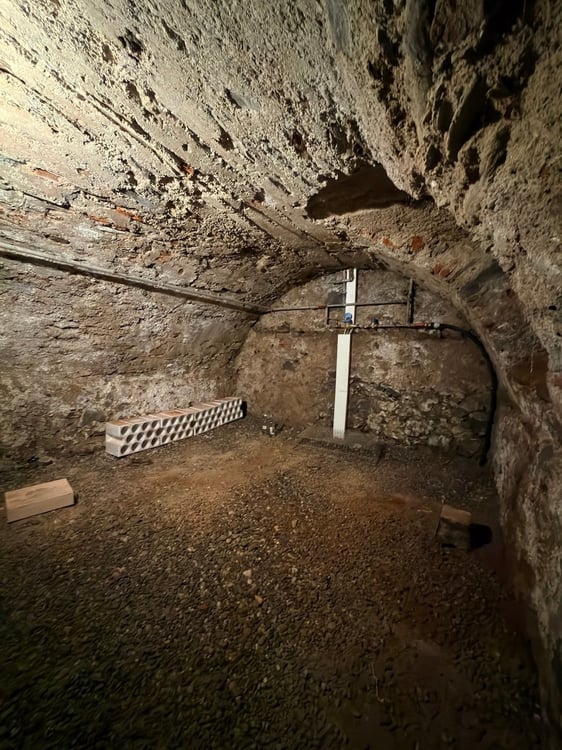 Casa Ticinese di carattere con splendido giardino e massima privacy a Bogno 30