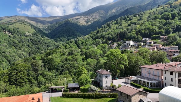 Casa Ticinese di carattere con splendido giardino e massima privacy a Bogno 6