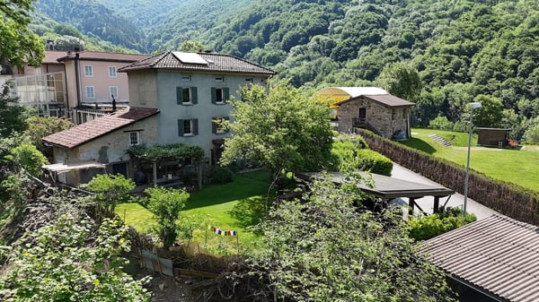 Casa Ticinese di carattere con splendido giardino e massima privacy a Bogno 1