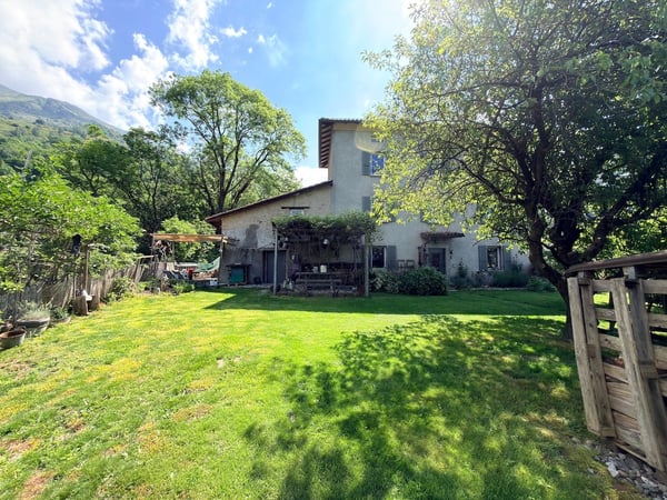 Casa Ticinese di carattere con splendido giardino e massima privacy a Bogno 2