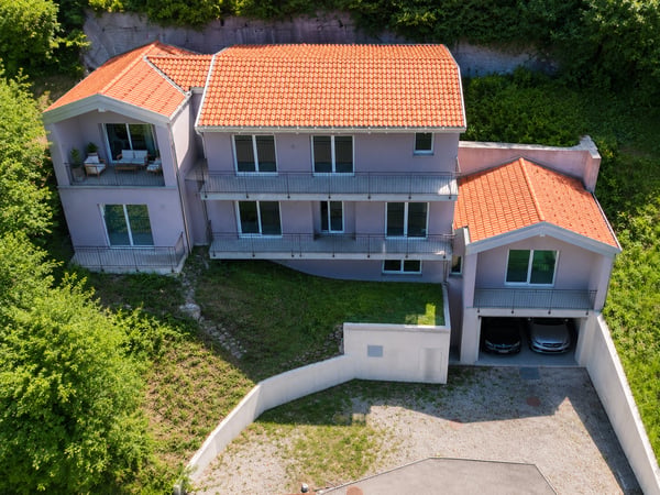 CASA UNIFAMILIARE, SPAZIOSA, CON VISTA APERTA NEL CUORE DELLA NATURA 1