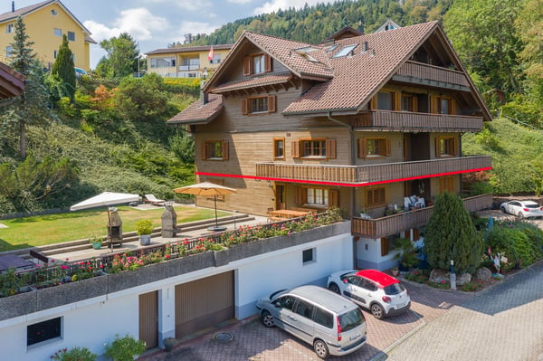 5.5-Zimmer Bijou mit grosser Wohnküche an idyllischer Lage mit Seesicht 1