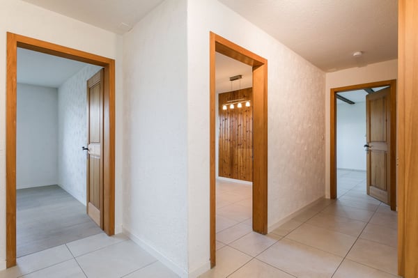2-Familien Chalet mit 6.5 bis 7.5 und 2.5-Zimmer Wohnung, teils mit Seesicht 29