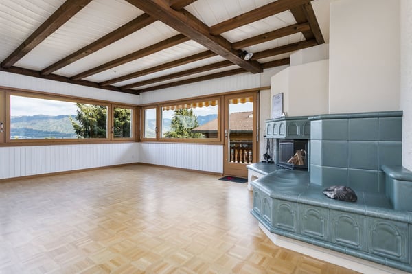 2-Familien Chalet mit 6.5 bis 7.5 und 2.5-Zimmer Wohnung, teils mit Seesicht 15