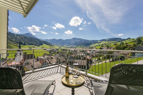 5.5-Zimmer Attika-Maisonette-Wohnung mit traumhafter Bergpanorama-Aussicht