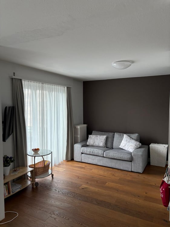 Möbliertes Studio mit Balkon an optimaler Lage in Zug