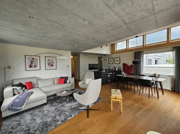 Originelle exklusive Terrassenwohnung in einer attraktiven Wohnlage in Sils i.D. 2