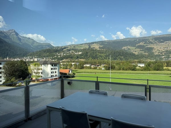 Originelle exklusive Terrassenwohnung in einer attraktiven Wohnlage in Sils i.D. 8
