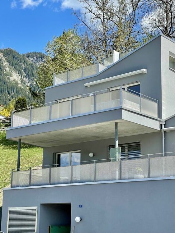 Originelle exklusive Terrassenwohnung in einer attraktiven Wohnlage in Sils i.D. 12
