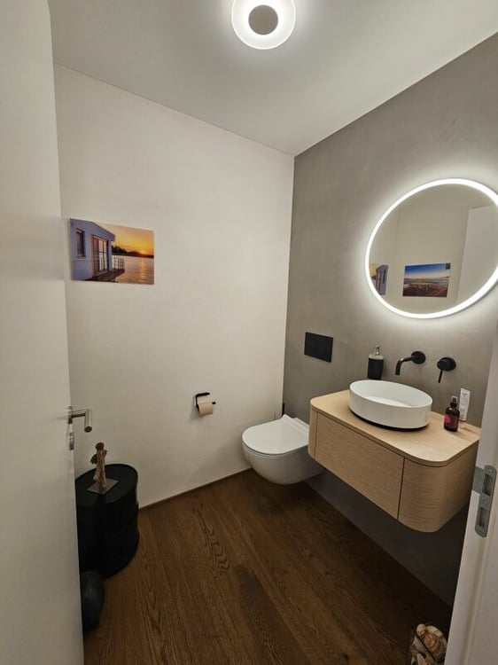 Originelle exklusive Terrassenwohnung in einer attraktiven Wohnlage in Sils i.D. 7