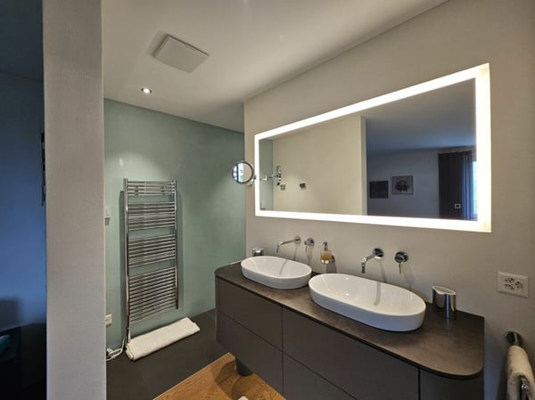 Originelle exklusive Terrassenwohnung in einer attraktiven Wohnlage in Sils i.D. 5