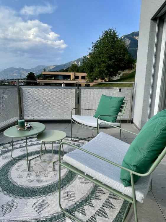 Originelle exklusive Terrassenwohnung in einer attraktiven Wohnlage in Sils i.D. 11