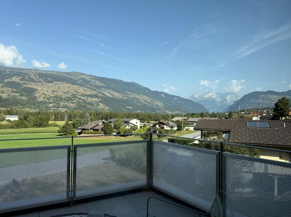 Originelle exklusive Terrassenwohnung in einer attraktiven Wohnlage in Sils i.D. 10