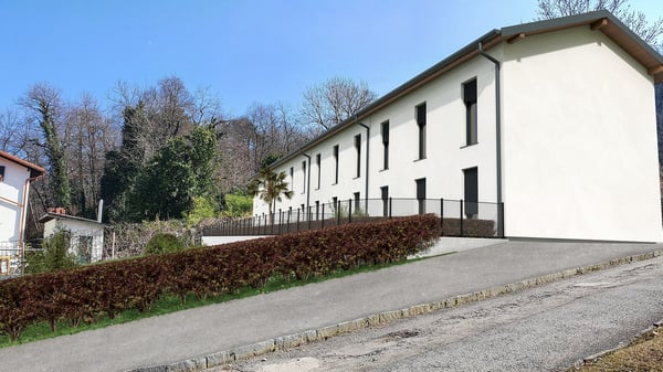 Elegante villetta con produzione indipendente di energia 1