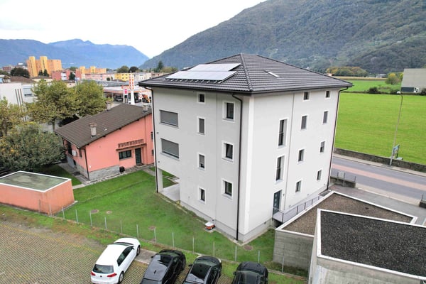 Casa totalmente ristrutturata: 2 appartamenti e ufficio in zona strategica 3