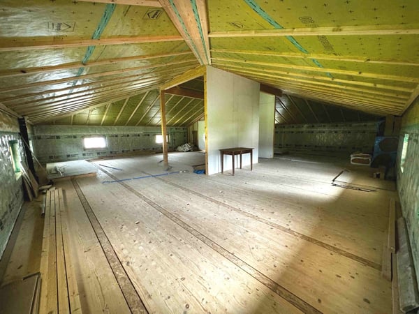 Casa totalmente ristrutturata: 2 appartamenti e ufficio in zona strategica 7