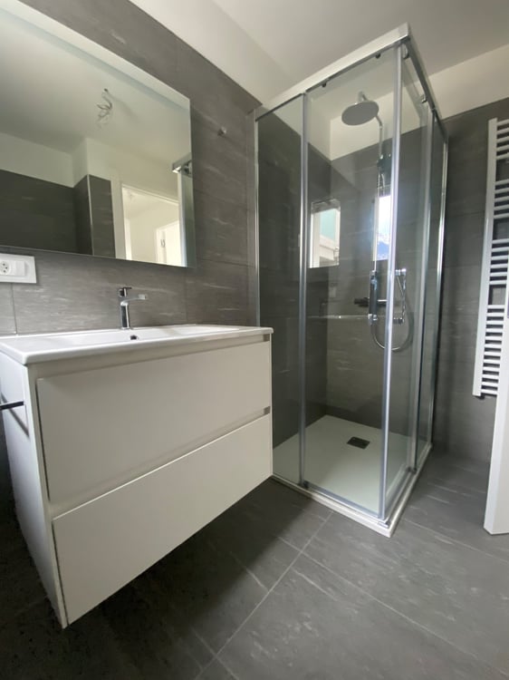 Grazioso appartamento con terrazza in zona strategica 10