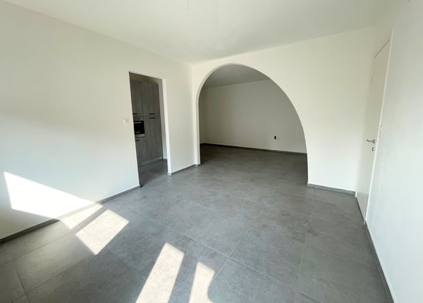 Spaziosa casa di due appartamenti in zona comoda e strategica 4