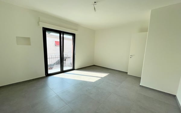 Spaziosa casa di due appartamenti in zona comoda e strategica 5