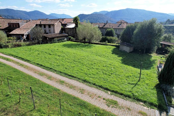 Terreno edificabile R3 in zona molto tranquilla a soli 9 km da Lugano 3